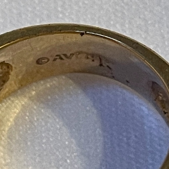 Vintage 1978 Lattice Lace Elegant Gold Ring with Crystal Accents - Picture 2 of 5